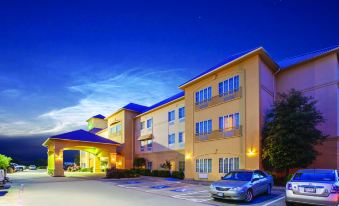 La Quinta Inn & Suites by Wyndham Hillsboro