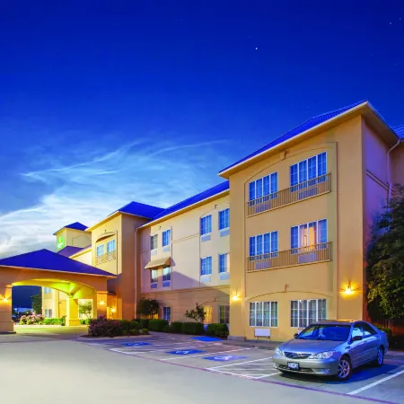 La Quinta Inn & Suites by Wyndham Hillsboro