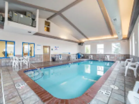 Comfort Inn and Suites Hotels in Riverton