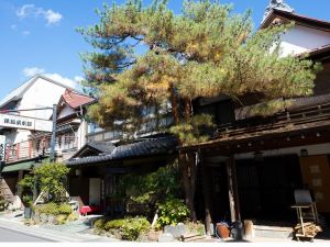 鉄鉱泉本館