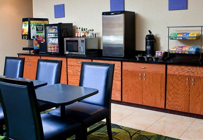 Fairfield Inn and Suites by Marriott Youngstown Austintown