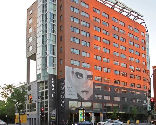 Hotel Zero 1 Montreal Hotels near Quebecor