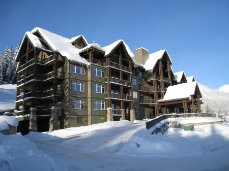 Palliser Lodge — Bellstar Hotels & Resorts Отели рядом с достопримечательностью «Kicking Horse Mountain Resort»