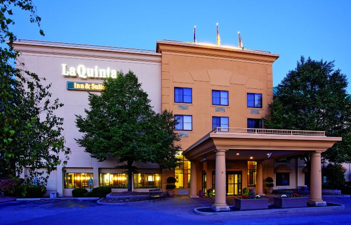 La Quinta Inn & Suites by Wyndham Milwaukee Bayshore Area
