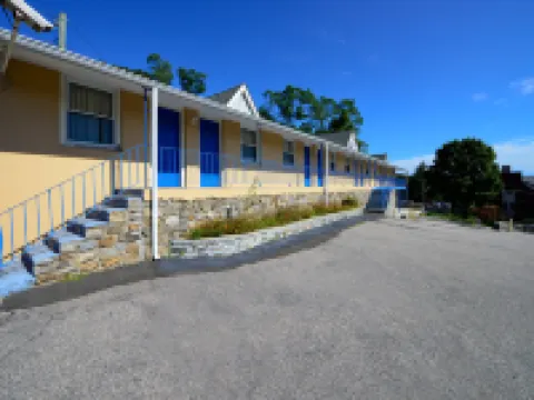 Golden Hill Inn-Danbury Hotels in Danbury