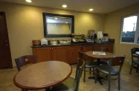Red Lion Inn & Suites Vancouver - breakfast