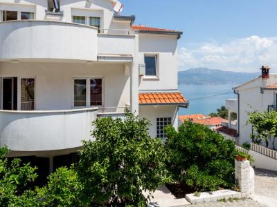 Apartments in Villa Top Trogir
