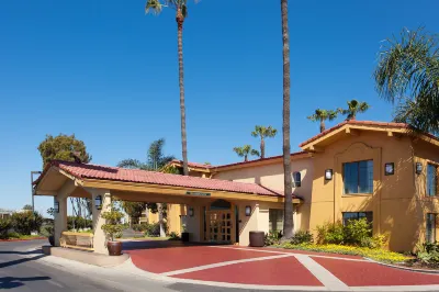 La Quinta Inn by Wyndham Costa Mesa / Newport Beach Hotels near LIULI Crystal Art