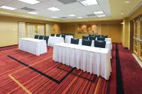 La Quinta Inn & Suites by Wyndham Alexandria Airport