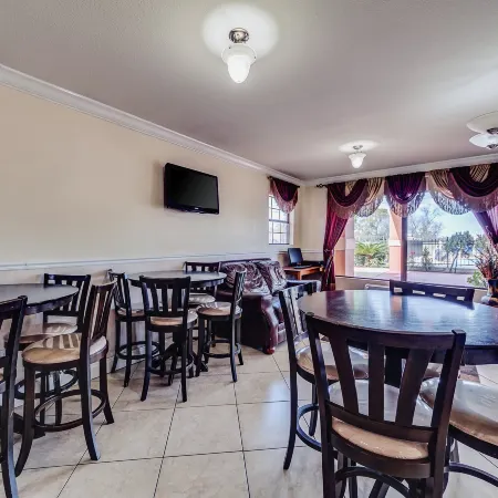 Econo Lodge Lake Charles University Area