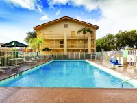 La Quinta Inn by Wyndham Miami Airport North Hotels in Miami-Dade County