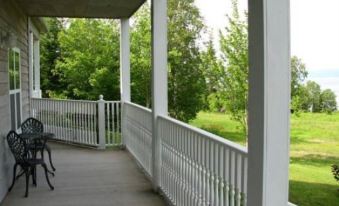 Tulloch Inn & Gifts