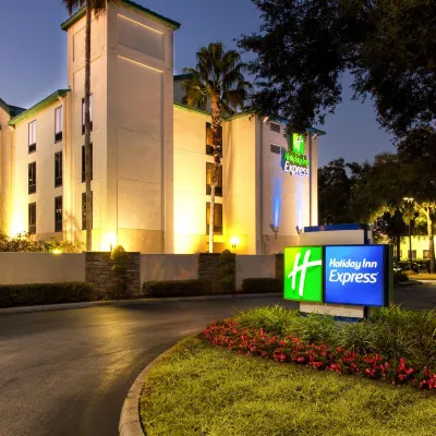 Holiday Inn Express 坦帕布蘭登 鄰近格拉澤兒童博物館的酒店