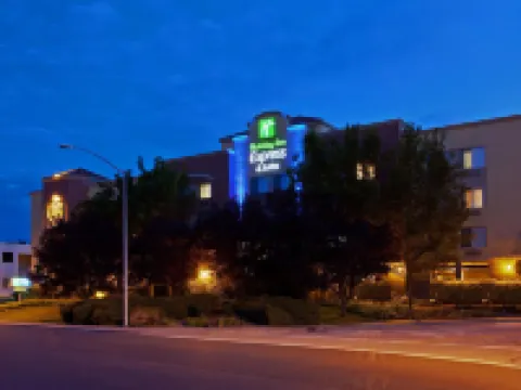 Holiday Inn Express & Suites BELMONT by IHG Hotels in Belmont