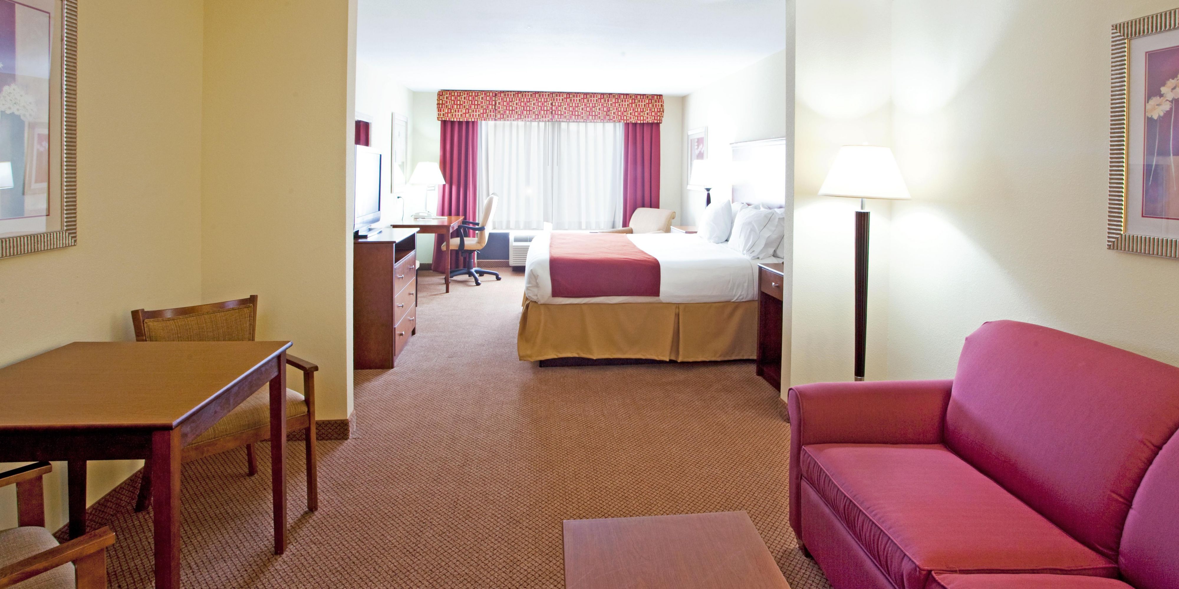 Holiday Inn Express Hotel & Suites Quincy I-10, an Ihg Hotel