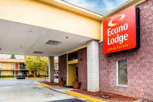 Rodeway Inn & Suites