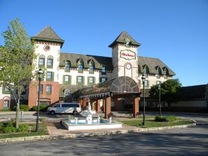 The Chateau Bloomington Hotel and Conference Center