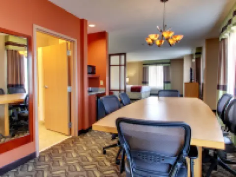 機場舒適套房酒店 弗洛伍德酒店