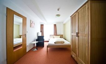 Hotel Zum Alten Kornspeicher - Housity