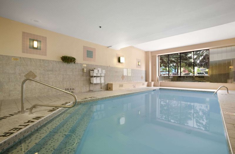 Holiday Inn Express Windsor Waterfront by IHG photo 5