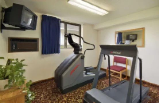 Super 8 by Wyndham Kirksville University Area Hotels in Adair County