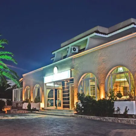 Sacallis Inn Beach Hotel
