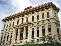 725 Continental Hotel