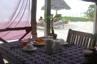 Blue Earth Beach Bungalow