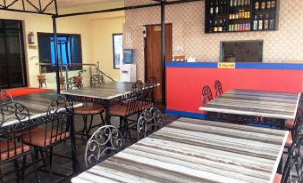 Hotel Crown - Housity