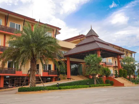 Phufa Waree Chiangrai Resort Отели рядом с достопримечательностью «Mea Fah Luang University»