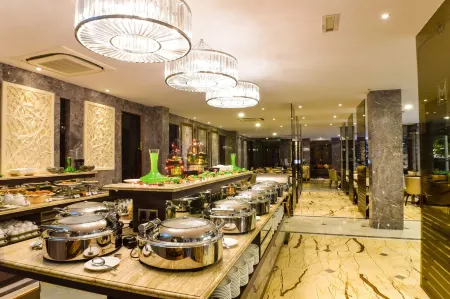 Moty Hotel Отели рядом с достопримечательностью «Dataran Pahlawan Melake Megamall»