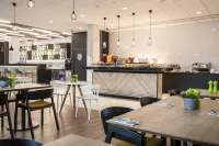 Courtyard by Marriott Edinburgh West - breakfast