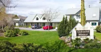 Colonial Manor Motel Отели рядом с достопримечательностью «Скотт Бейс Вайнярд»