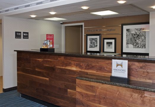 4. 햄프턴 인 블루..