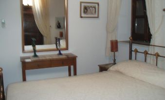 Aunt Maria's - Housity