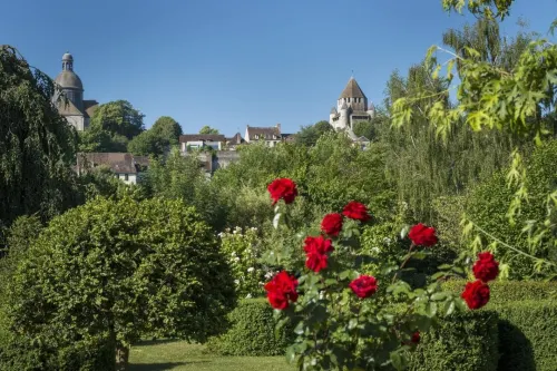 Hôtel Aux Vieux Remparts the Originals Relais Hotels in Provins