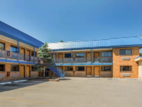 Rodeway Inn Lyons - la Grange Hotels in Lyons