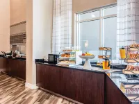 La Quinta Inn & Suites by Wyndham Atlanta Perimeter Medical - breakfast