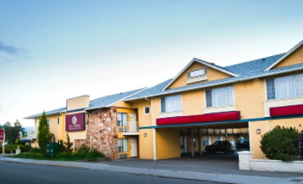 Econo Lodge Inn & Suites