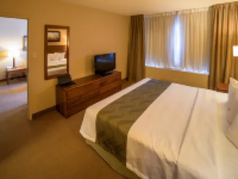 クオリティ イン & スイーツ P.E. トルドー エアポート ドルヴァルのホテル