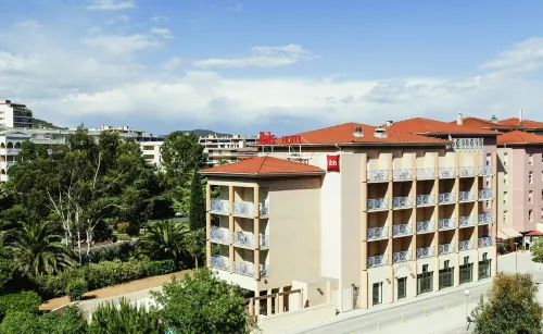 Ibis Hyères Centre Hotels in Carqueiranne
