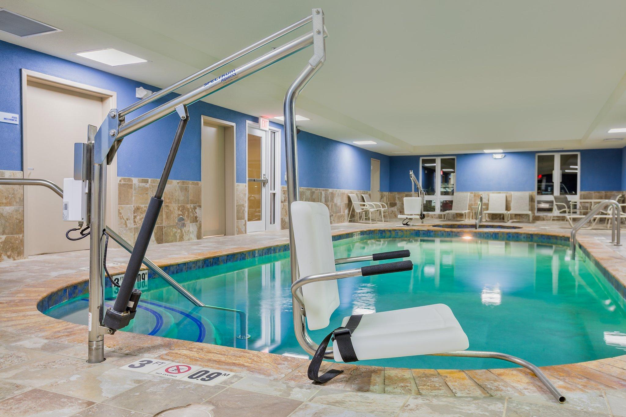 Holiday Inn Express Hotel & Suites Salina, an Ihg Hotel
