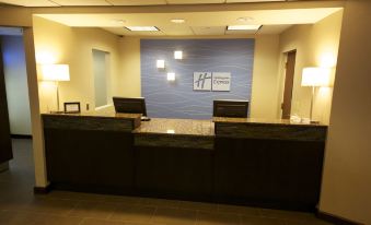 Holiday Inn Express & Suites Danbury - I-84