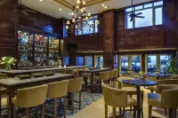 The Shores Resort & Spa - bar