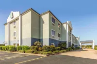 Quality Inn & Suites Pearl-Jackson Hotel a Brandon