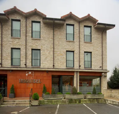 Hotel Iriguibel Huarte Pamplona فنادق في Gorraiz
