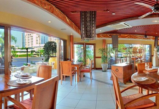 2. 베이 빌리지 트..