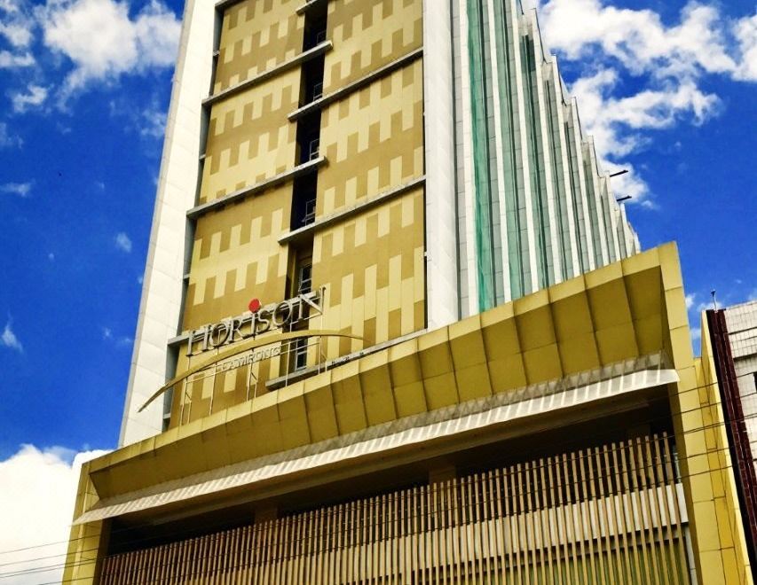 2. Hotel Ho..