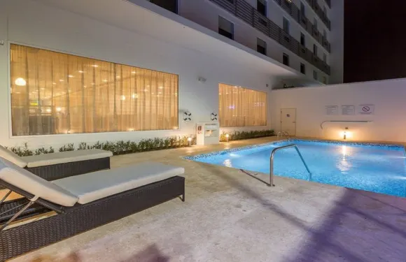 智選假日酒店及套房塔爾薩東北 - 克萊爾莫爾 IHG