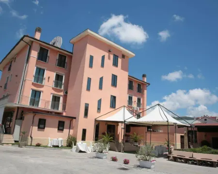 Hotel Leon - Ristorante Al Cavallino Rosso Hotels in Province of Foggia
